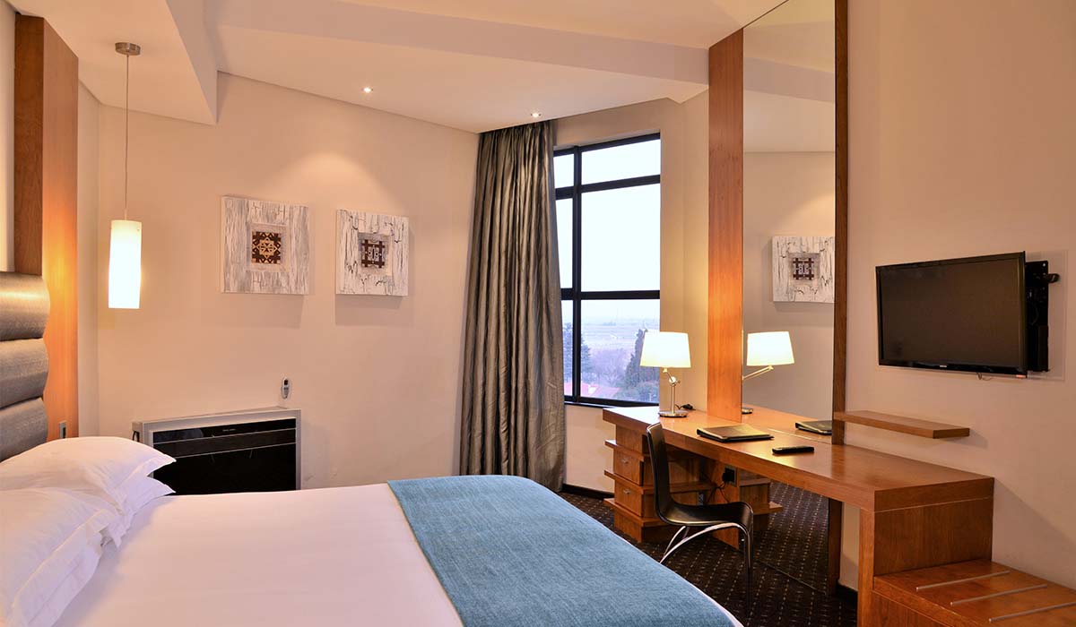 Standard Room - Bedroom - Premier Hotel O.R. Tambo
