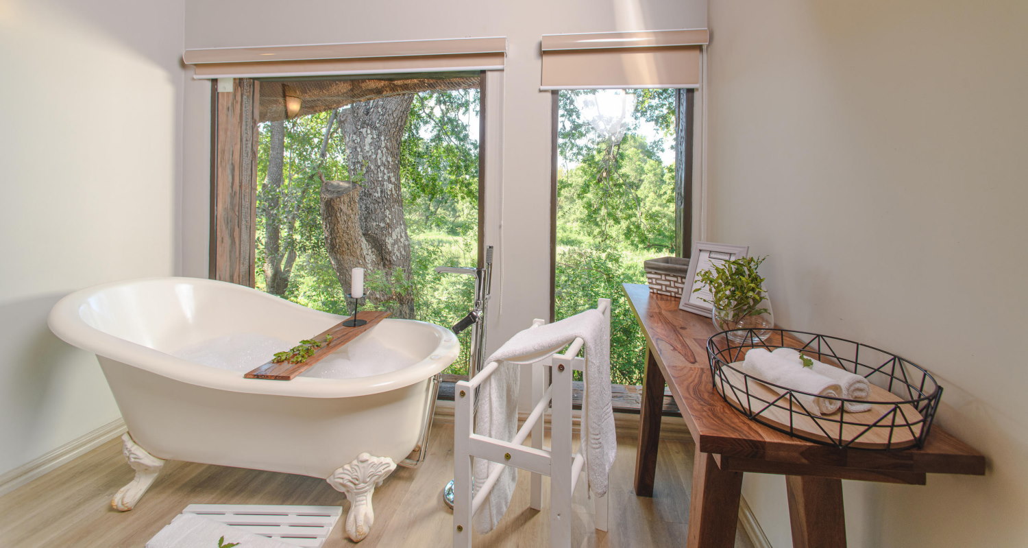 Karongwe River Lodge, Karongwe Private Game Reserve - Luxury Safari Accommodation Bookings