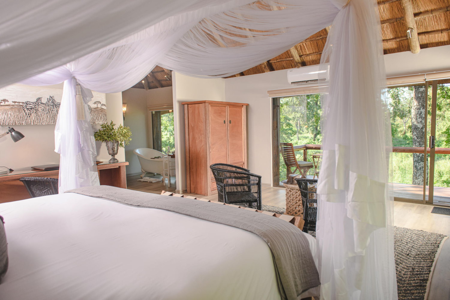 Karongwe River Lodge, Karongwe Private Game Reserve - Luxury Safari Accommodation Bookings